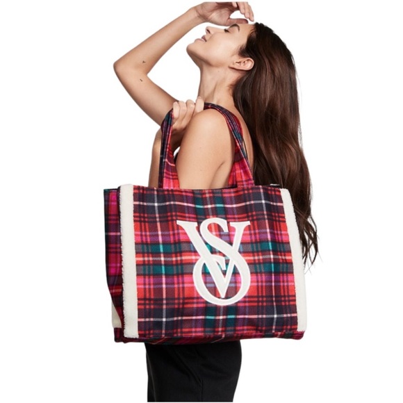 Victoria's Secret Handbags - NWT Victoria’s Secret Plaid Tote Red and Green